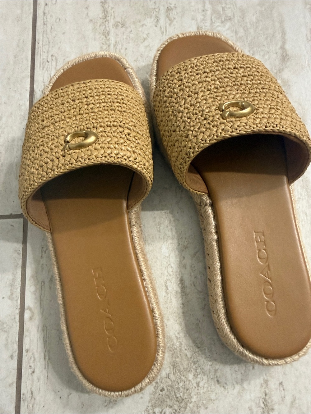Coach Tan Braided Raffia Slide Sandals with Gold Logo..size 6 ..new - Picture 7 of 8
